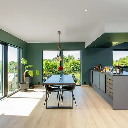 Sea View Villa *