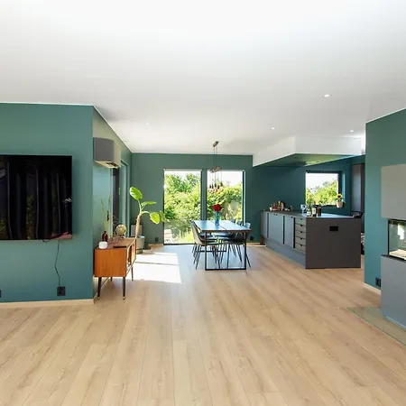 Sea View Villa *